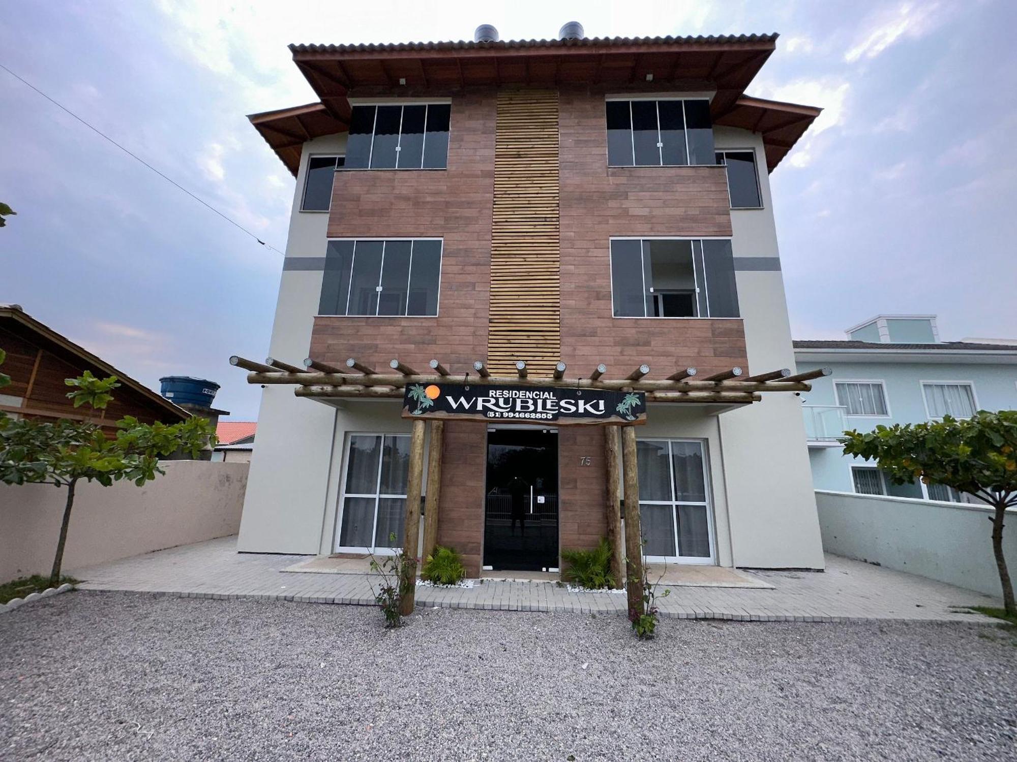 Residencial Wrubleski Sc Pinheira Ngoại thất bức ảnh