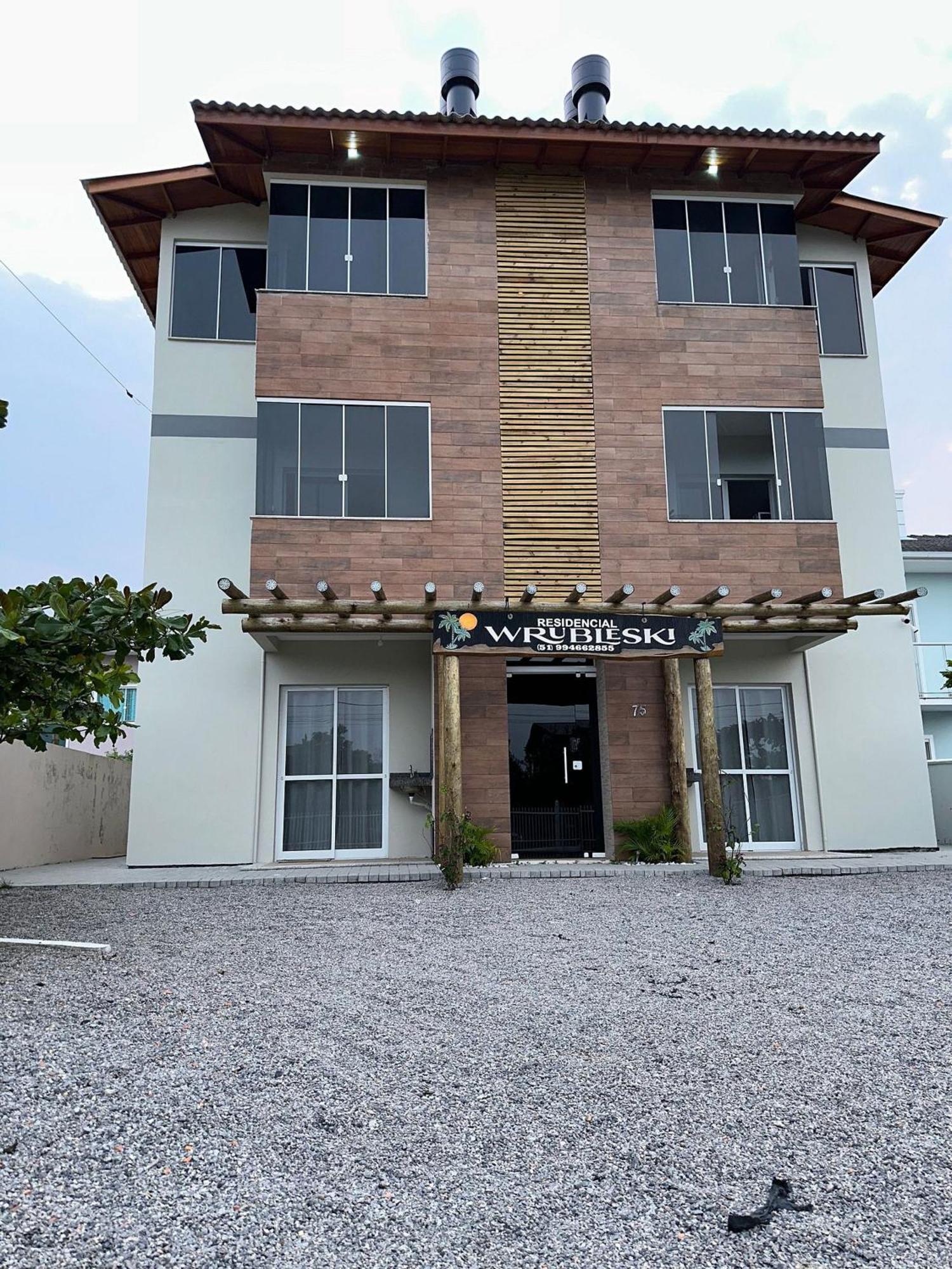Residencial Wrubleski Sc Pinheira Ngoại thất bức ảnh