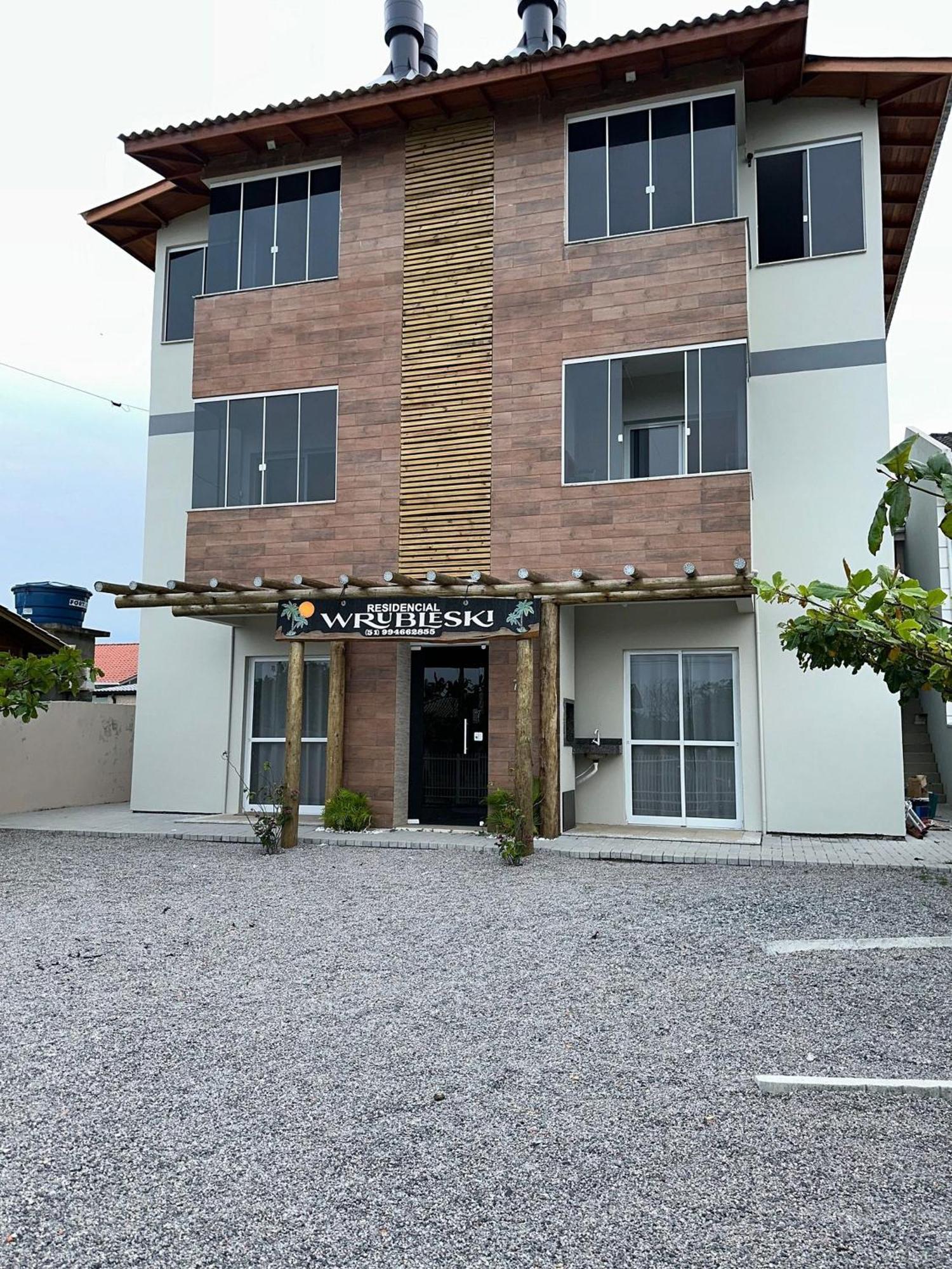 Residencial Wrubleski Sc Pinheira Ngoại thất bức ảnh