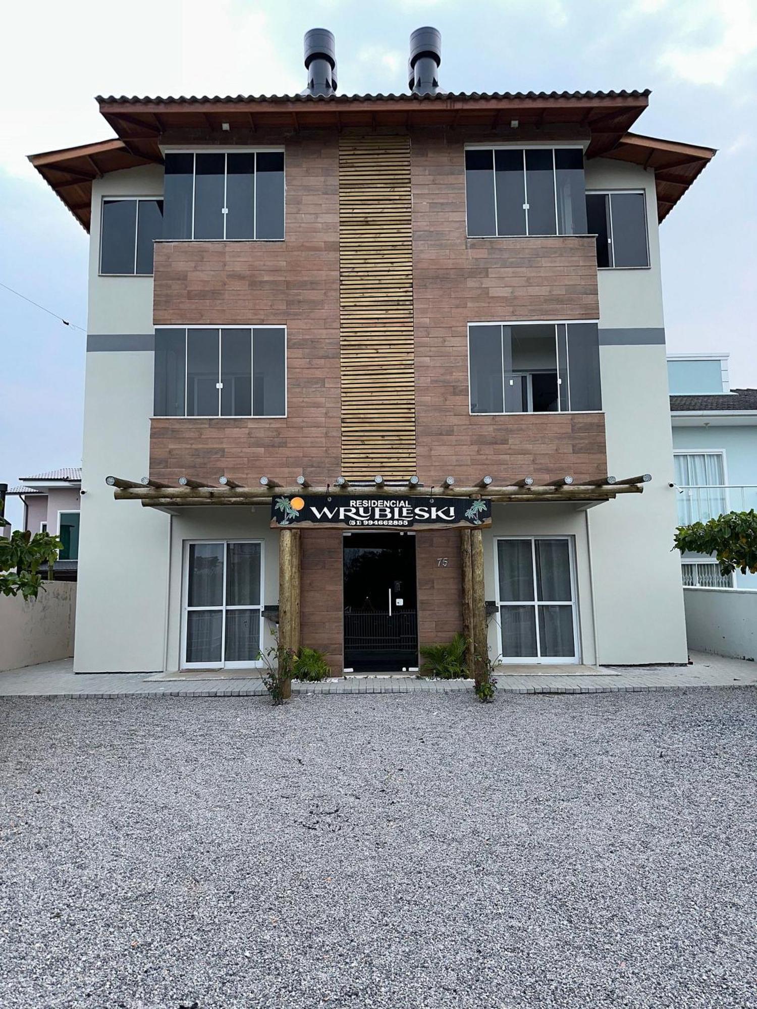 Residencial Wrubleski Sc Pinheira Ngoại thất bức ảnh